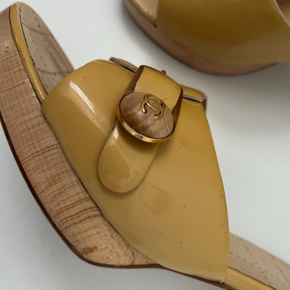 CHANEL Vintage Slides - Picture 15 of 16